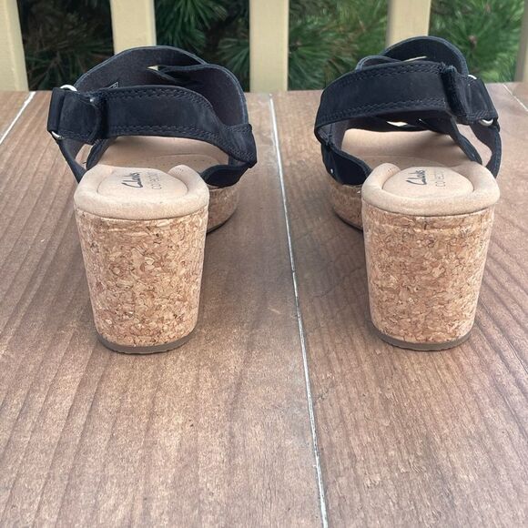 Clarks Women's Giselle Glow Nubuck Leather Wedge Sandals Black WIDE - Picture 4 of 9